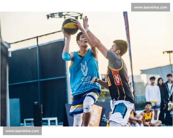 泰击比赛激烈上演高手过招 展现搏击技巧与勇气的巅峰对决