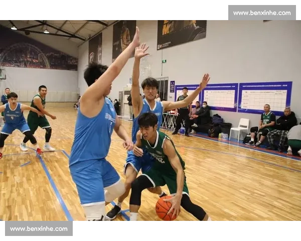 激情燃烧赛场 鼓舞人心的篮球比赛拉拉队口号激励球队奋勇拼搏
